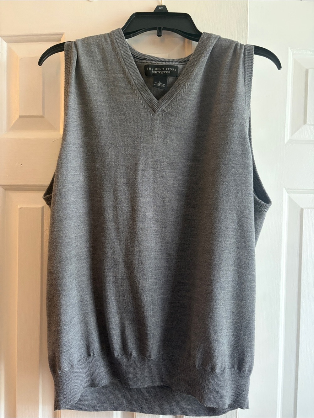 Bloomingdale's Men's V-Neck Sweater Vest - Gray